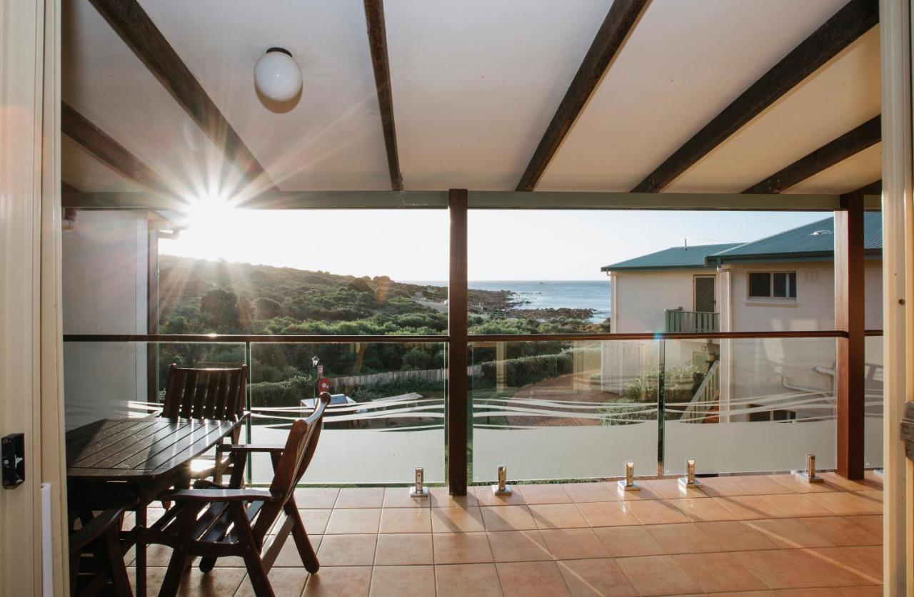 Canal Rocks Beachfront Apartments 얄링업 외부 사진