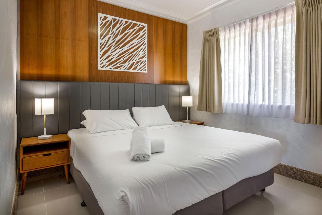 Canal Rocks Beachfront Apartments 얄링업 외부 사진