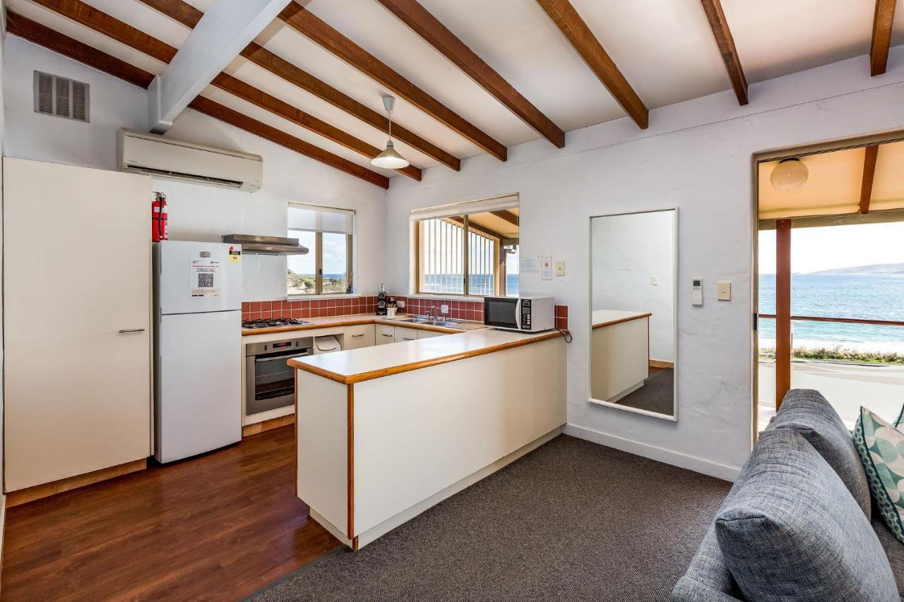 Canal Rocks Beachfront Apartments 얄링업 외부 사진
