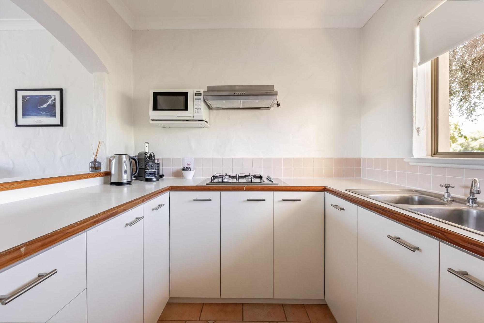 Canal Rocks Beachfront Apartments 얄링업 외부 사진