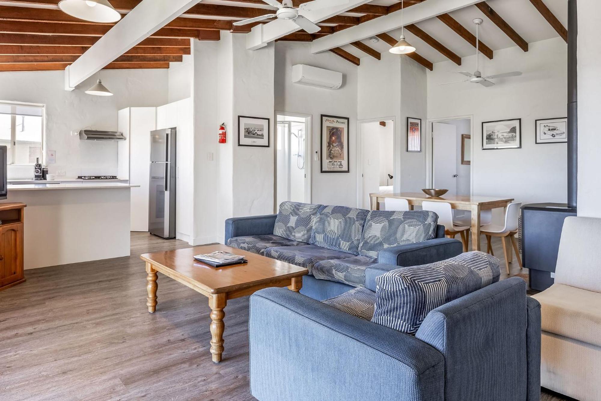 Canal Rocks Beachfront Apartments 얄링업 외부 사진