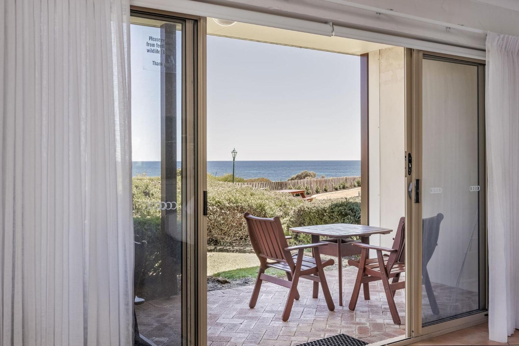Canal Rocks Beachfront Apartments 얄링업 외부 사진