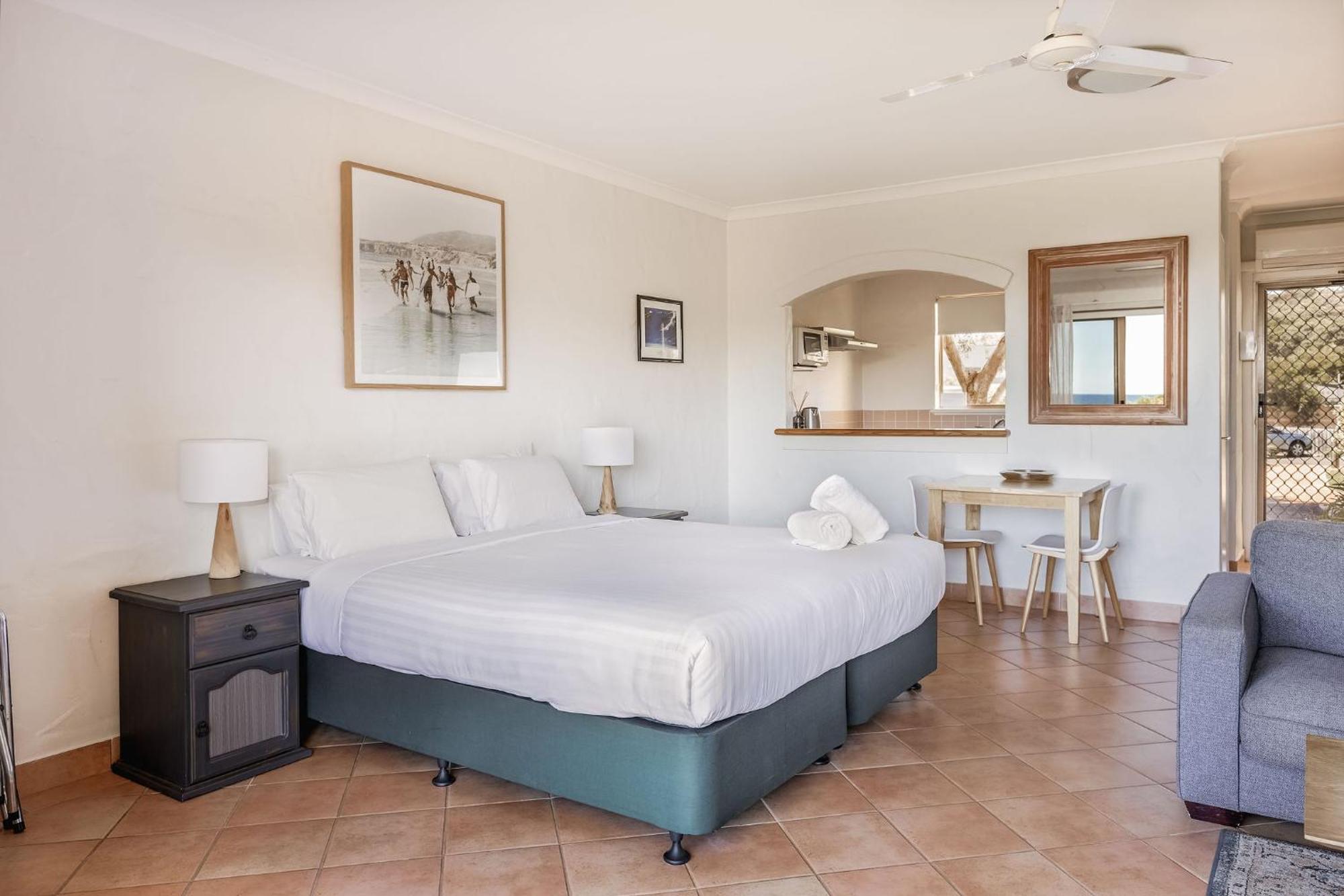 Canal Rocks Beachfront Apartments 얄링업 외부 사진