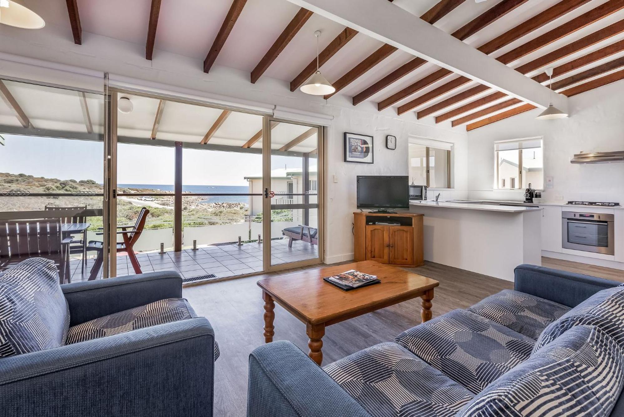 Canal Rocks Beachfront Apartments 얄링업 외부 사진