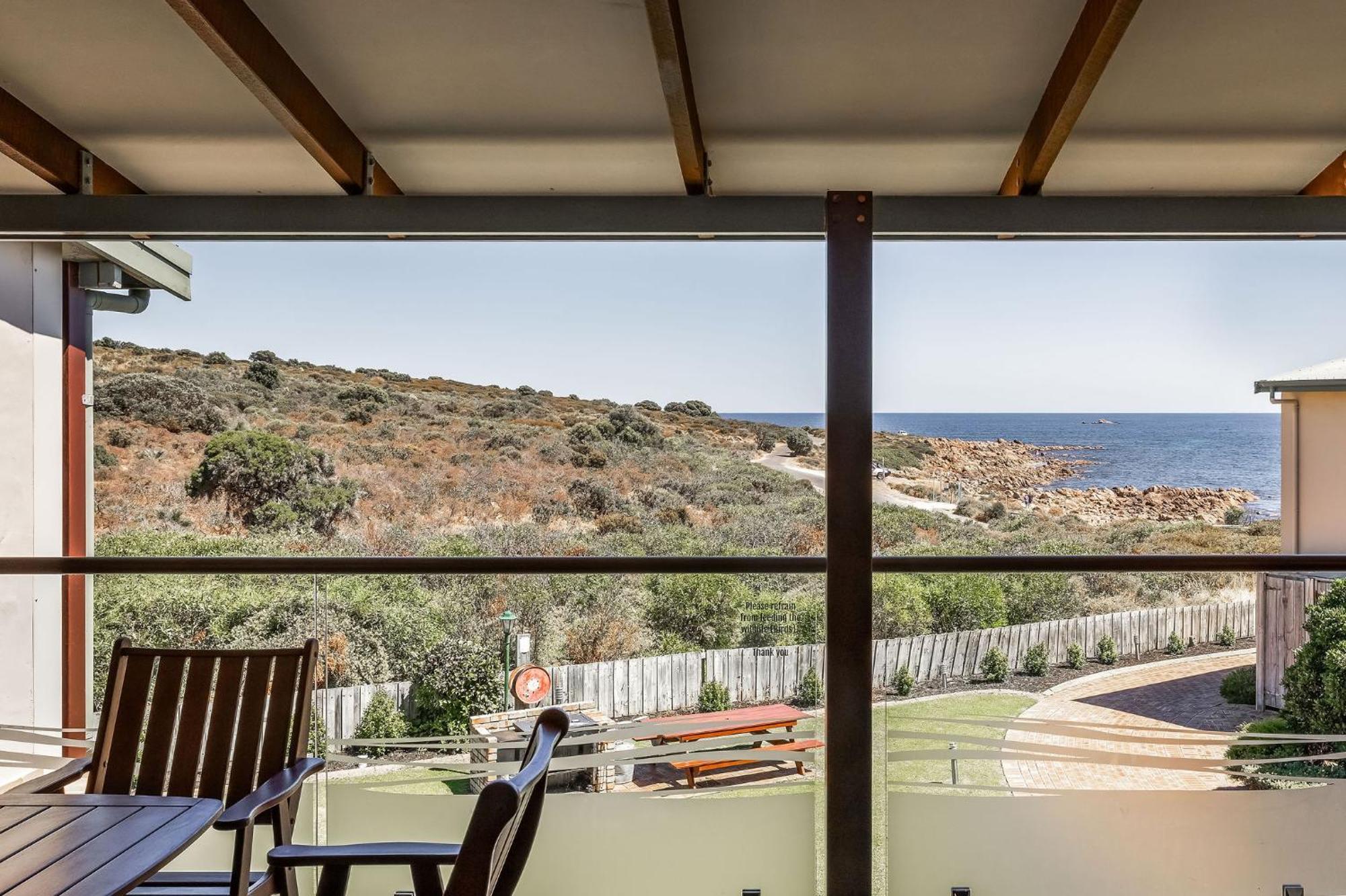 Canal Rocks Beachfront Apartments 얄링업 외부 사진