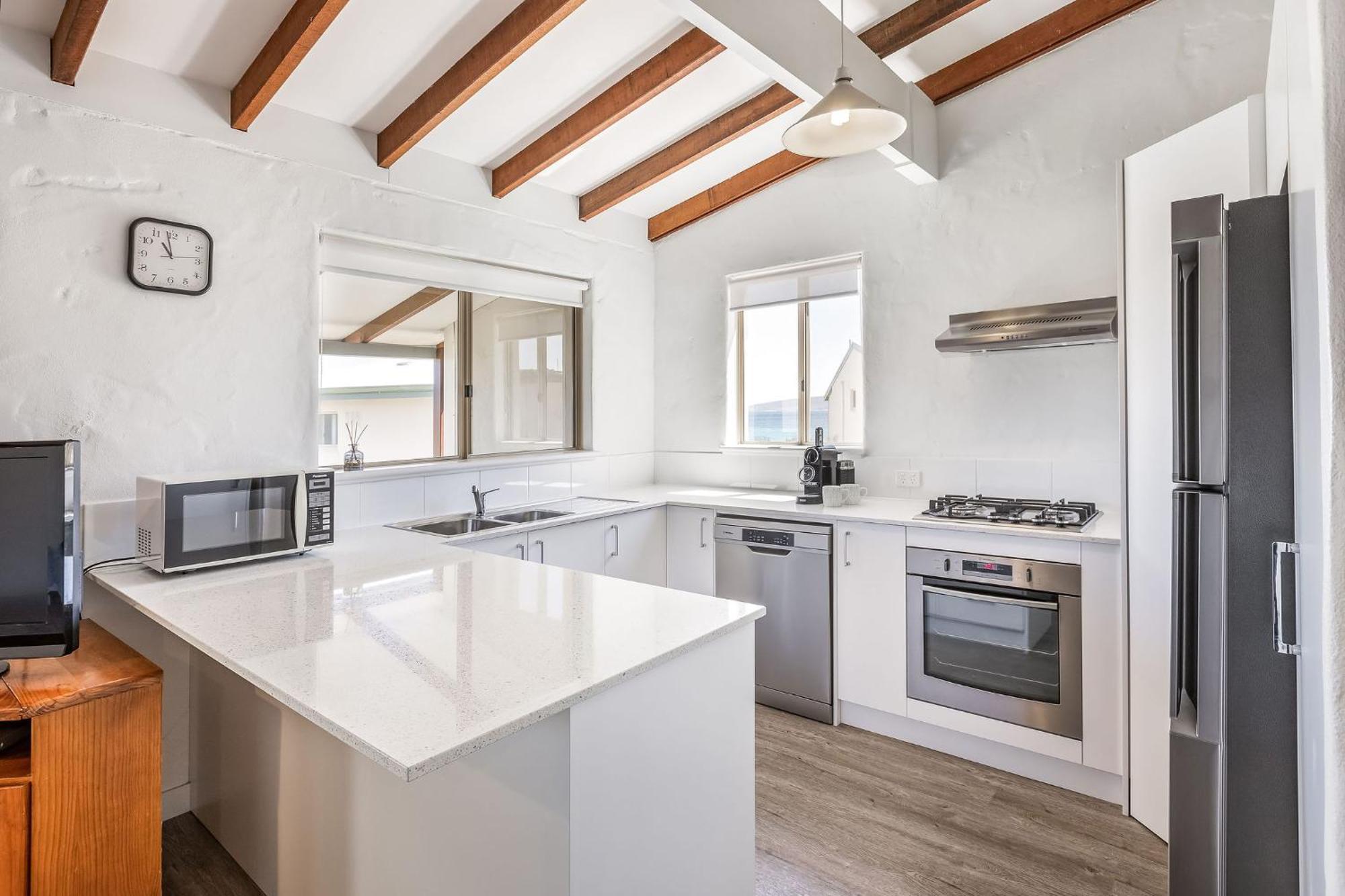 Canal Rocks Beachfront Apartments 얄링업 외부 사진